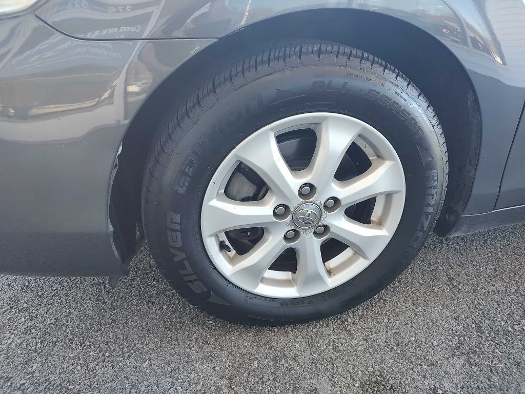 2011 Toyota Camry Image 3