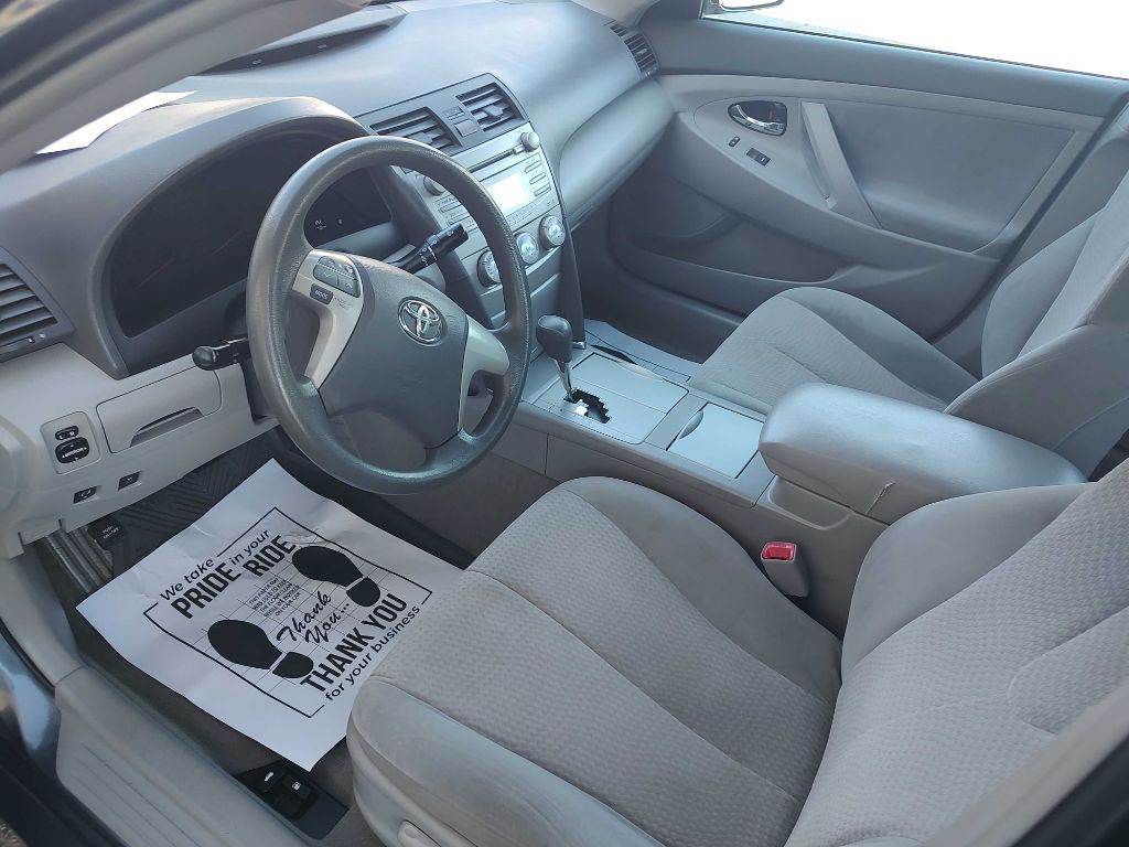 2011 Toyota Camry Image 5