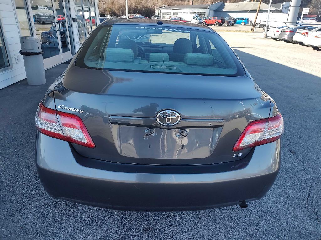 2011 Toyota Camry Image 8