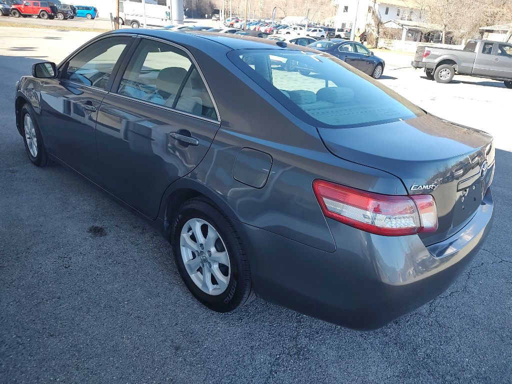 2011 Toyota Camry Image 11