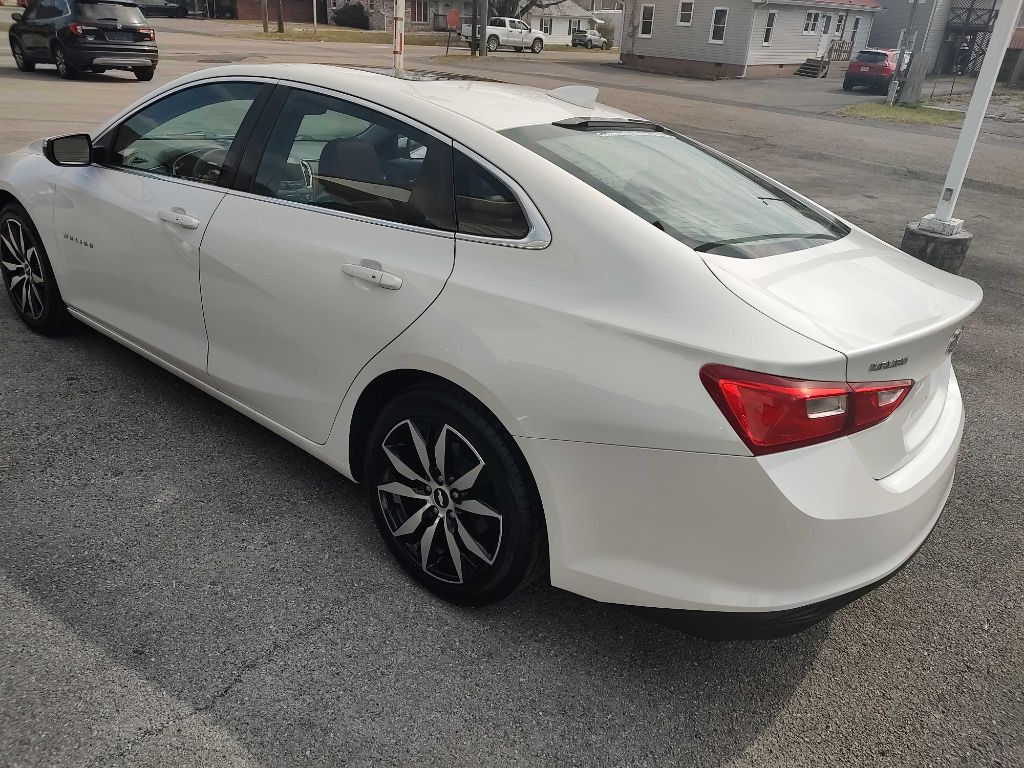 2016 Chevrolet Malibu Image 15