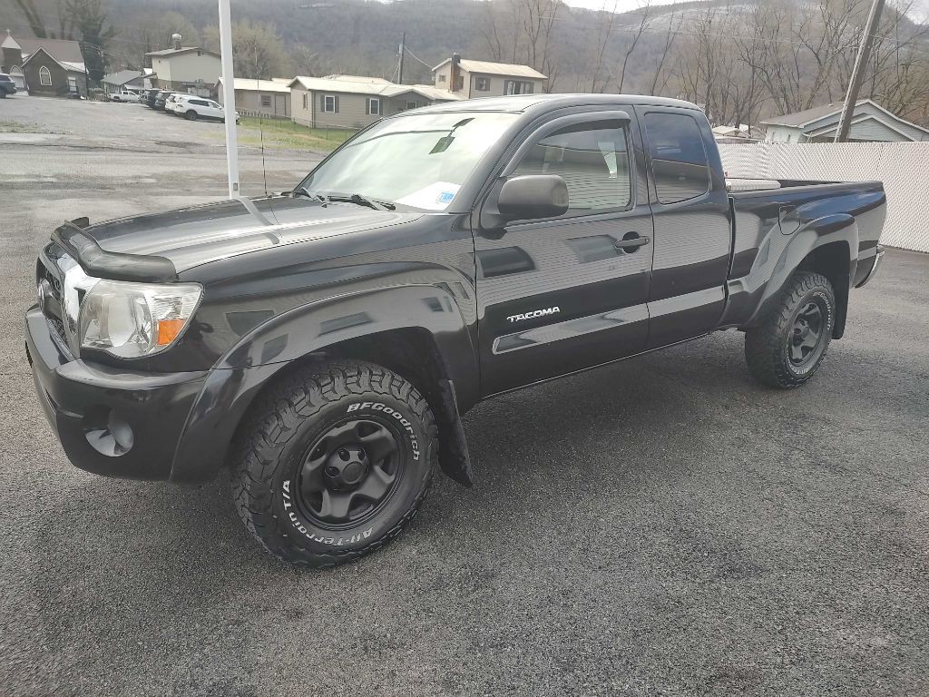 2011 Toyota Tacoma Image 2