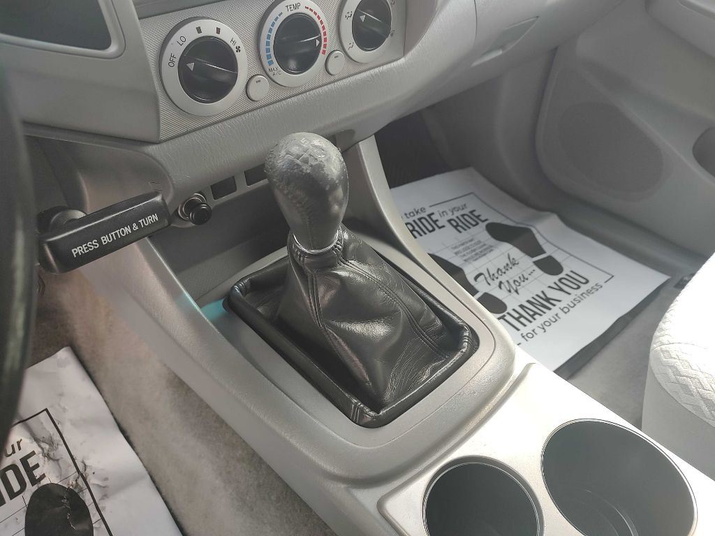 2011 Toyota Tacoma Image 10