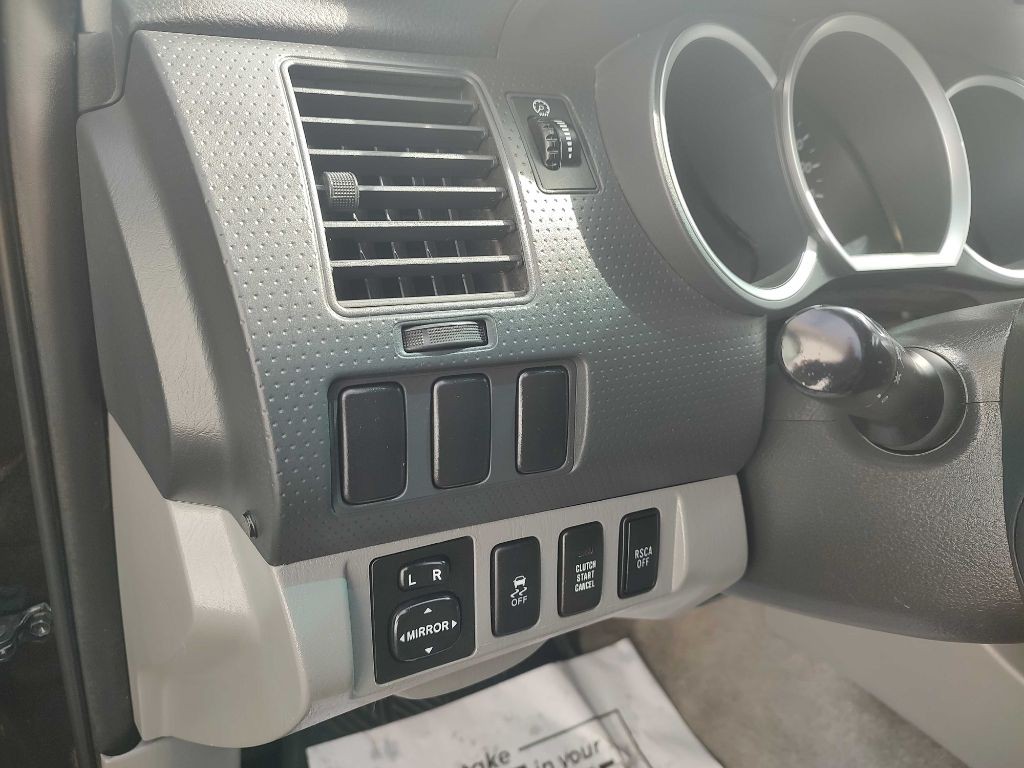 2011 Toyota Tacoma Image 12