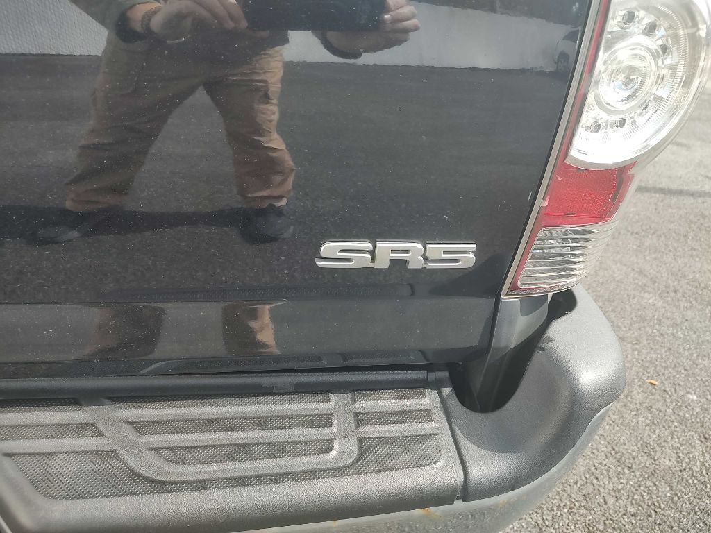 2011 Toyota Tacoma Image 18