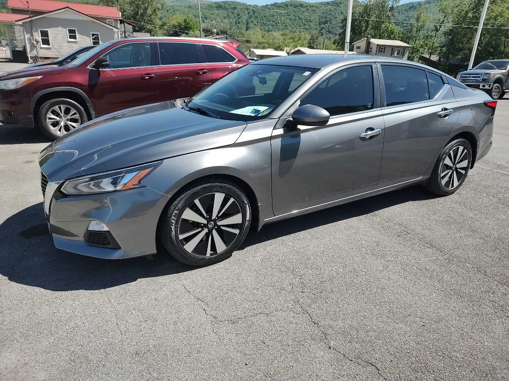 2022 Nissan Altima Image 1