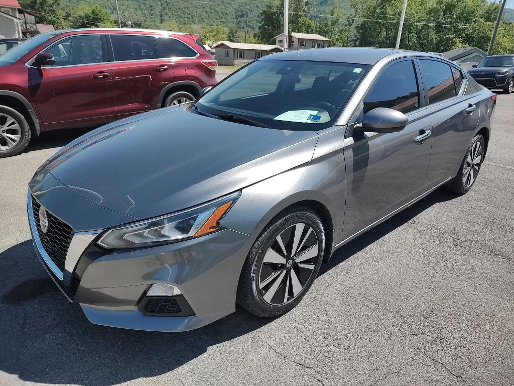 2022 Nissan Altima Image 2
