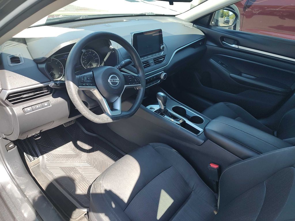 2022 Nissan Altima Image 4
