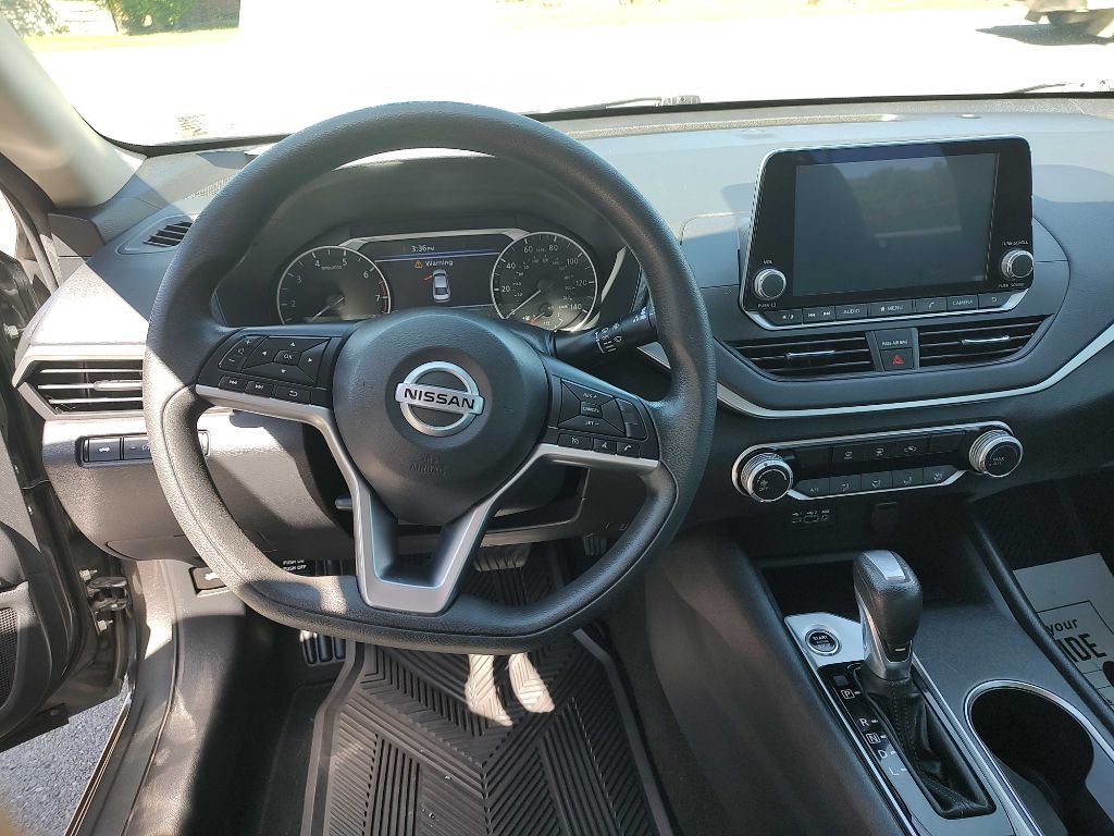 2022 Nissan Altima Image 5