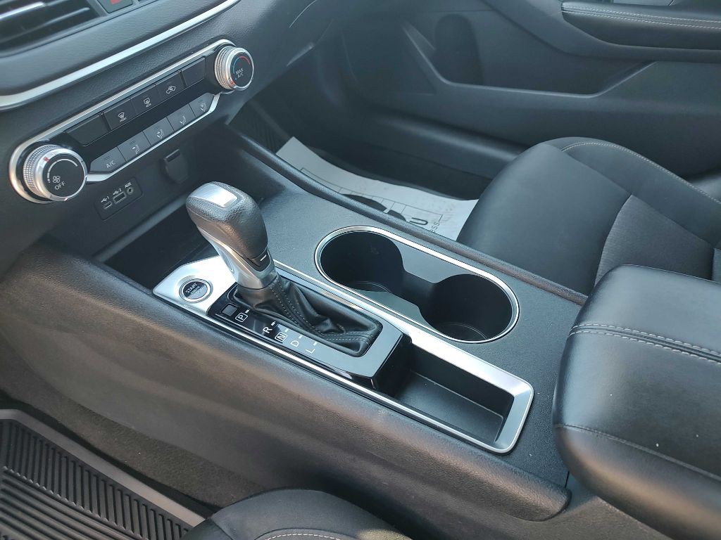2022 Nissan Altima Image 8