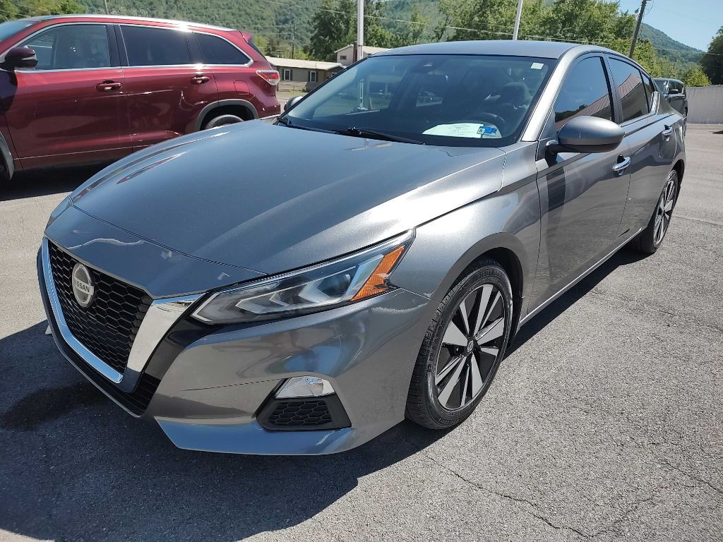 2022 Nissan Altima Image 17