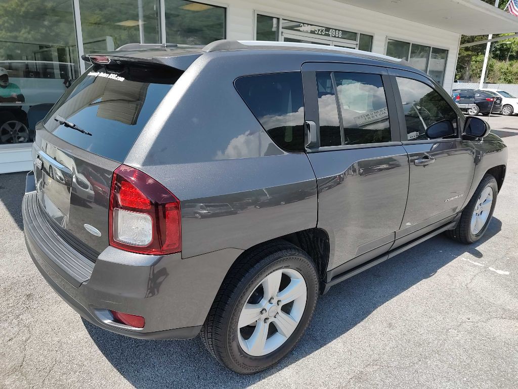 2017 Jeep Compass Image 2