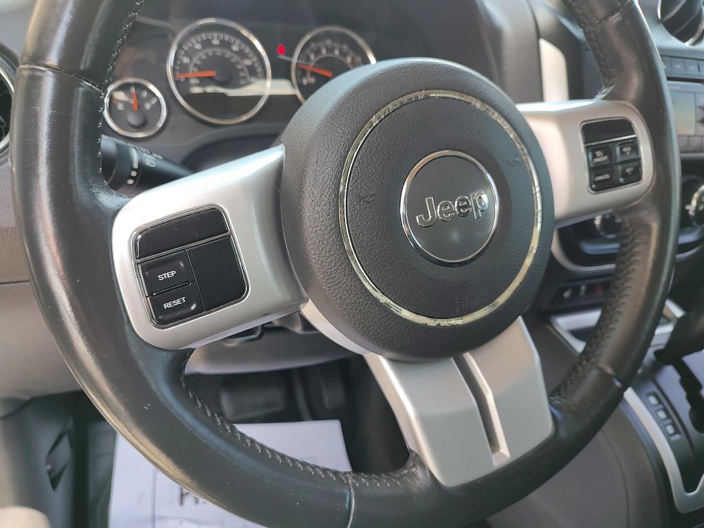 2017 Jeep Compass Image 12