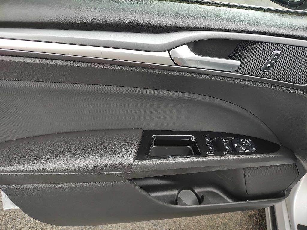 2016 Ford Fusion Image 10