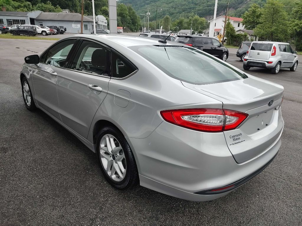 2016 Ford Fusion Image 11