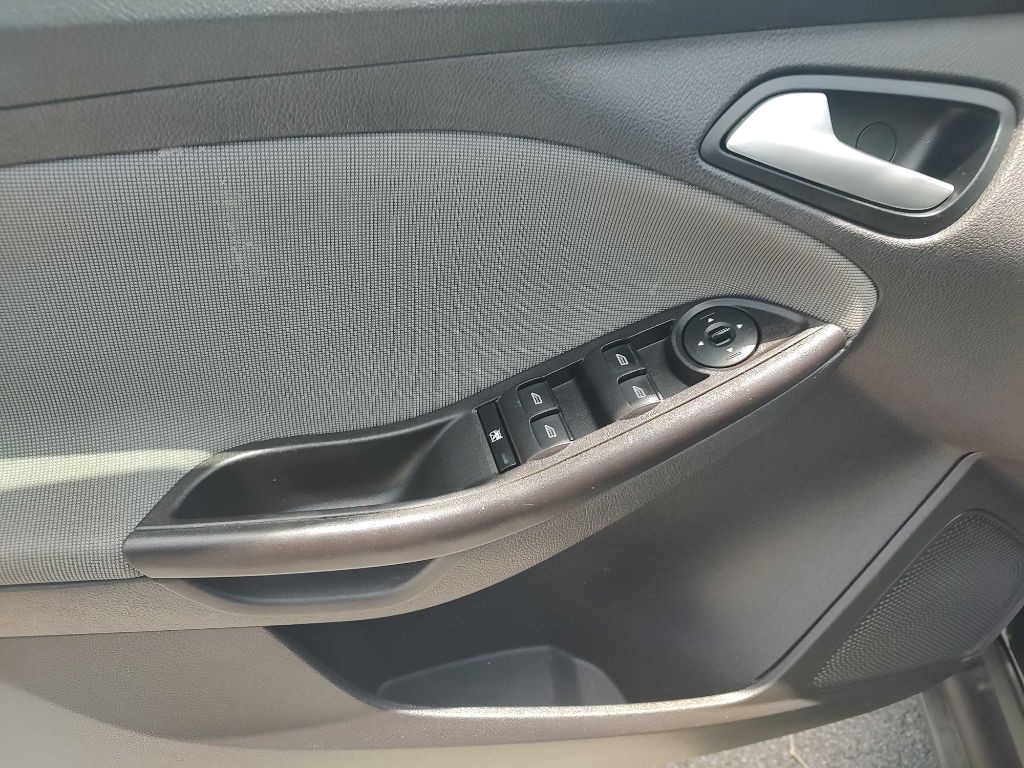 2013 Ford Focus Image 13