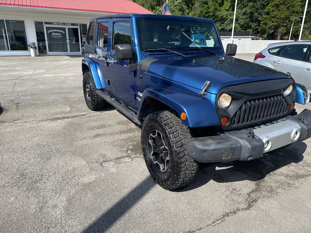2010 Jeep Wrangler Unlimited Image 2