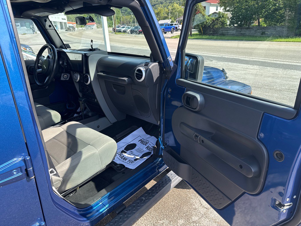 2010 Jeep Wrangler Unlimited Image 6