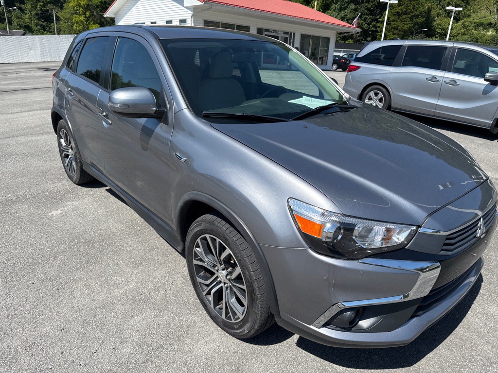 2017 Mitsubishi Outlander Image 1