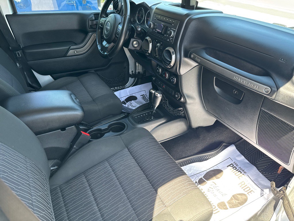 2011 Jeep Wrangler Unlimited Image 6