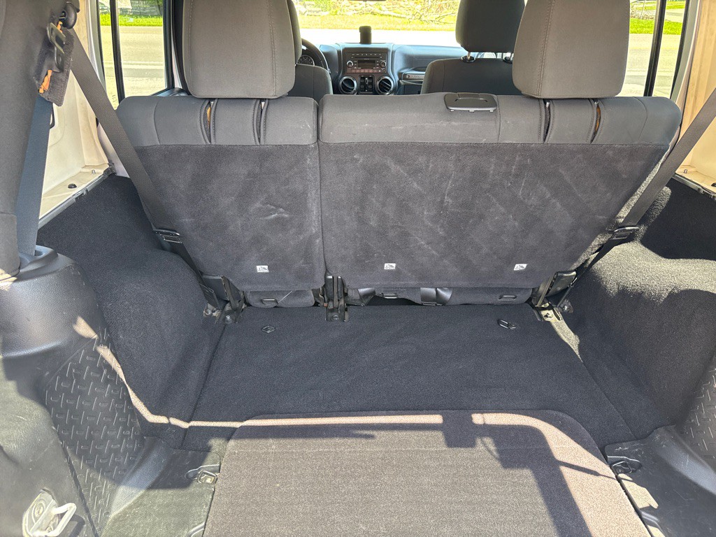 2011 Jeep Wrangler Unlimited Image 11