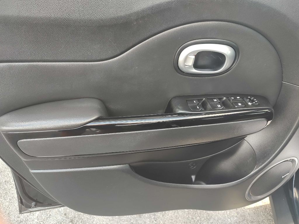 2016 Kia Soul Image 14