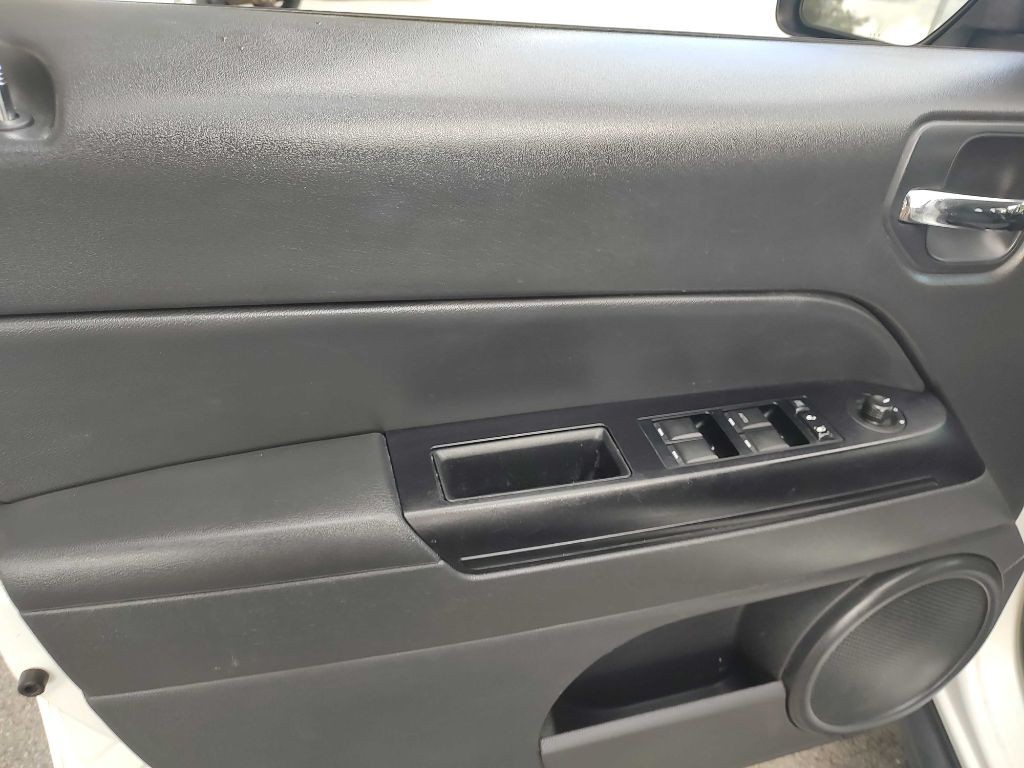 2012 Jeep Patriot Image 11