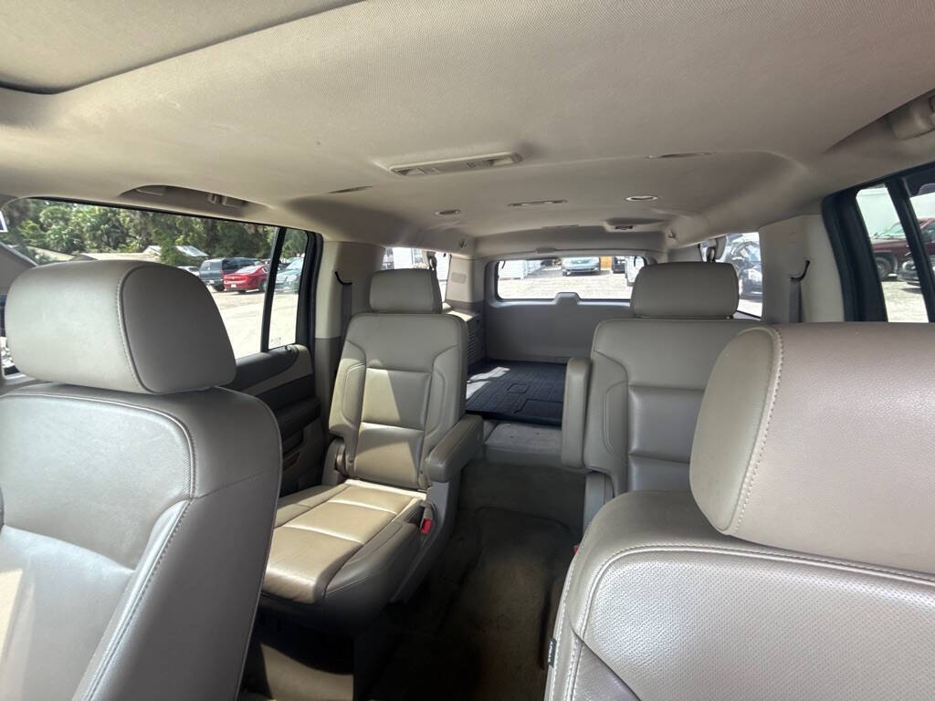 2017 Chevrolet Suburban Image 8