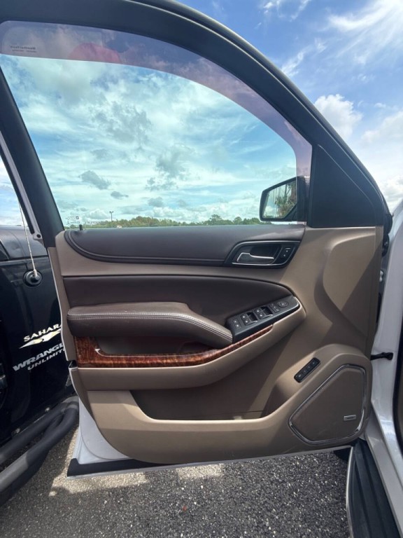 2017 Chevrolet Suburban Image 9