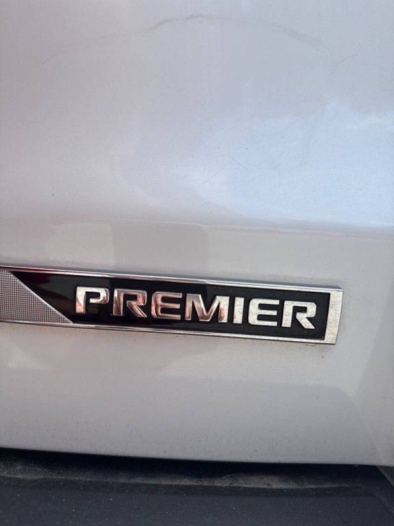 2017 Chevrolet Suburban Image 10