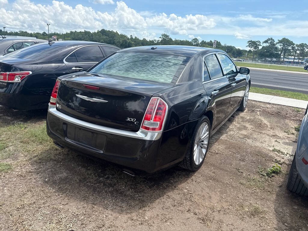 2012 Chrysler 300 Image 3