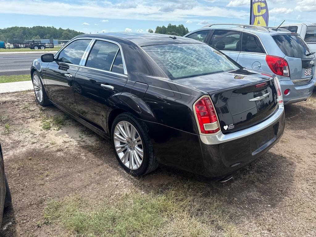 2012 Chrysler 300 Image 4