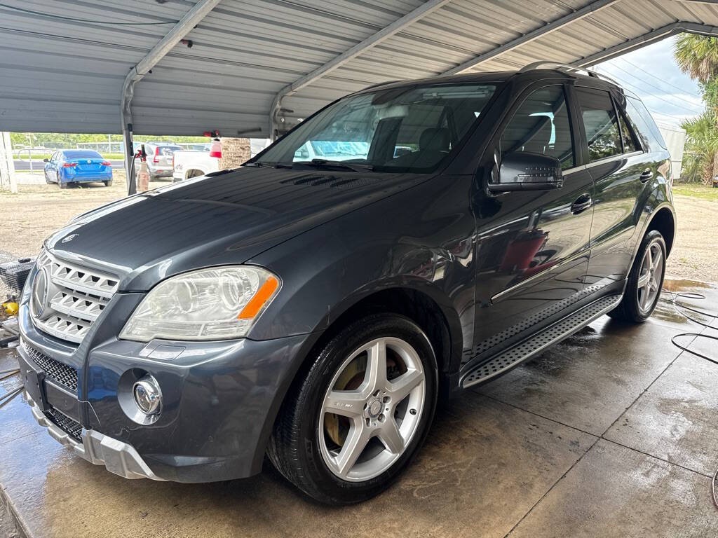 2011 Mercedes-Benz M-Class Image 1