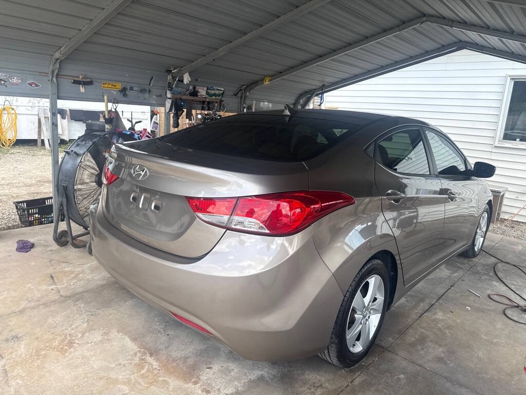 2013 Hyundai Elantra Image 4