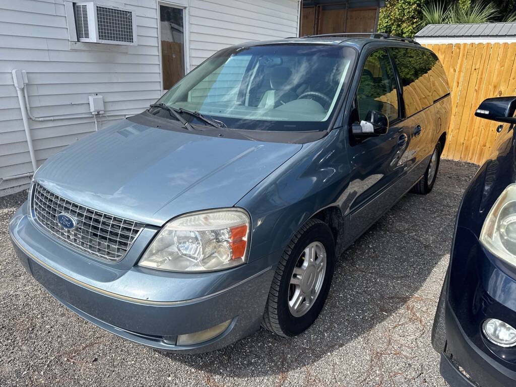 2004 Ford Freestar Image 2