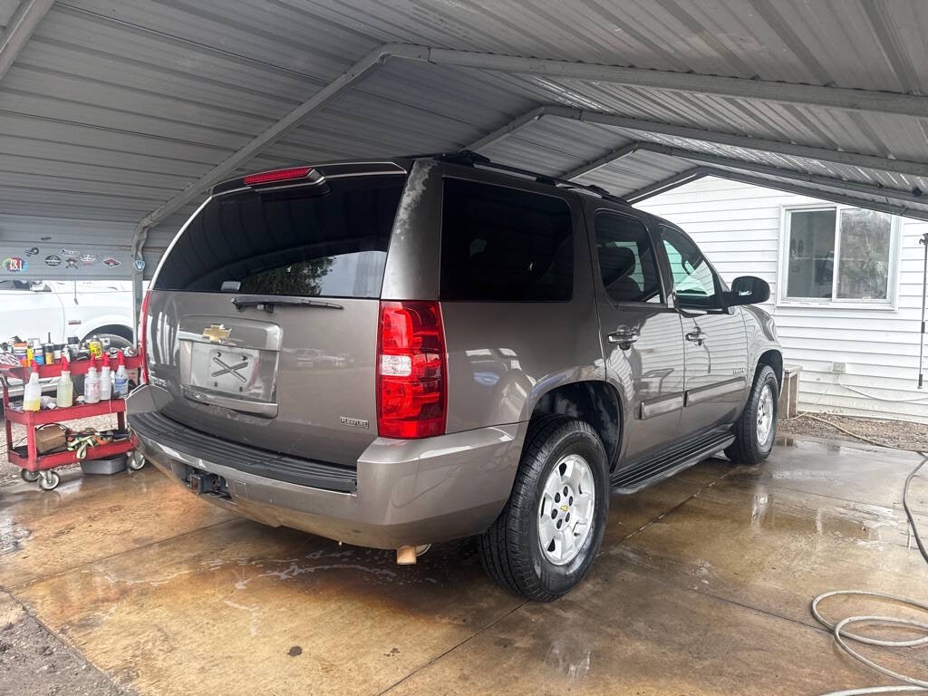 2011 Chevrolet Tahoe Image 3