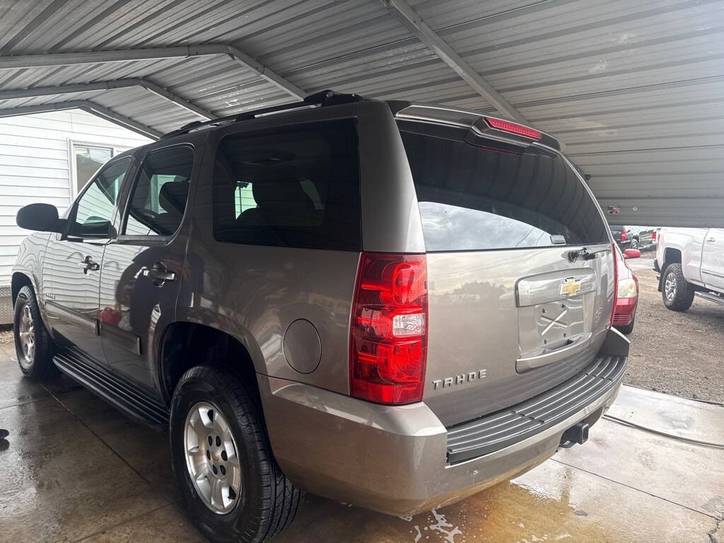 2011 Chevrolet Tahoe Image 4