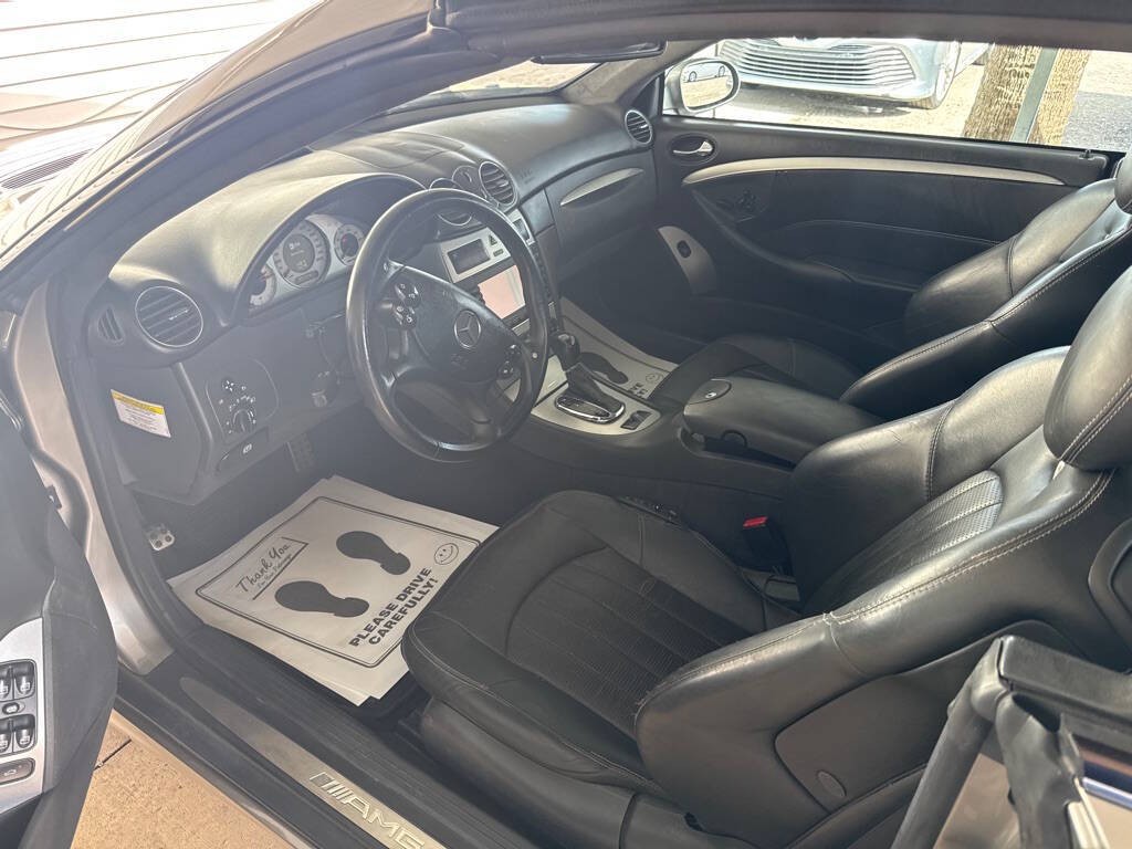 2005 Mercedes-Benz CLK-Class Image 2