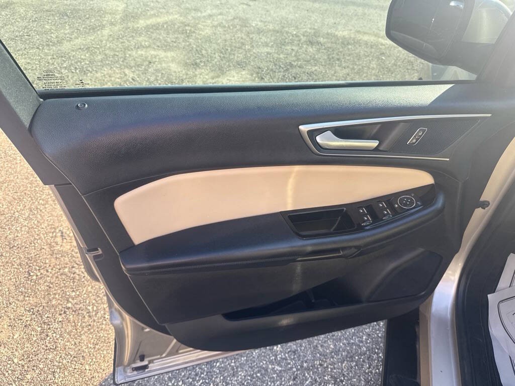 2017 Ford Edge Image 6