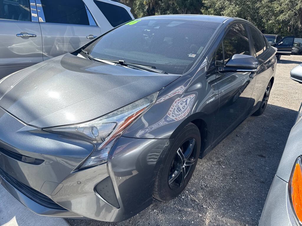 2016 Toyota Prius Image 2