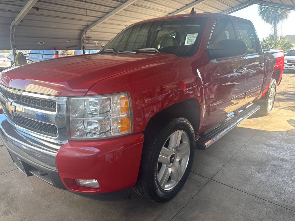 2007 Chevrolet Silverado 1500 Image 2
