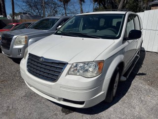 Image for 2010 Chrysler Town & Country LX ID: 7143659