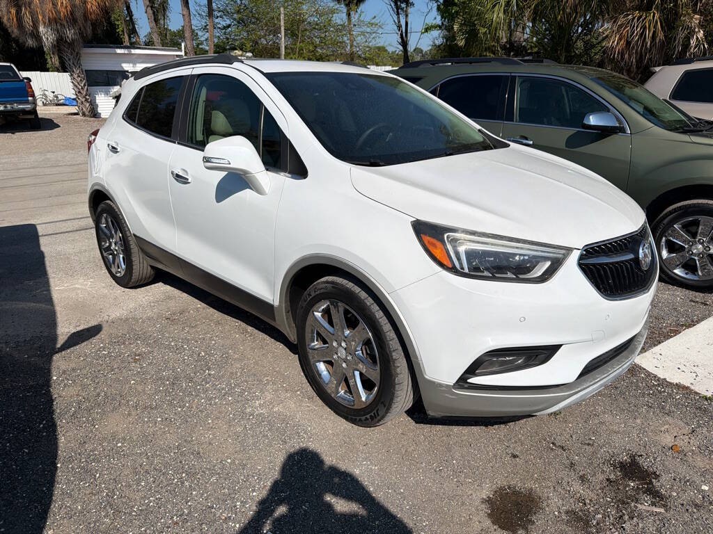2017 Buick Enclave Image 2