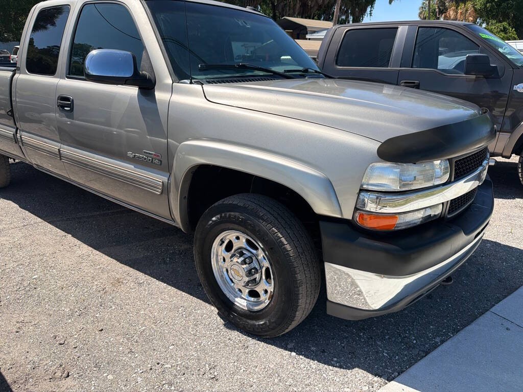 2002 Chevrolet Silverado 1500 Image 2