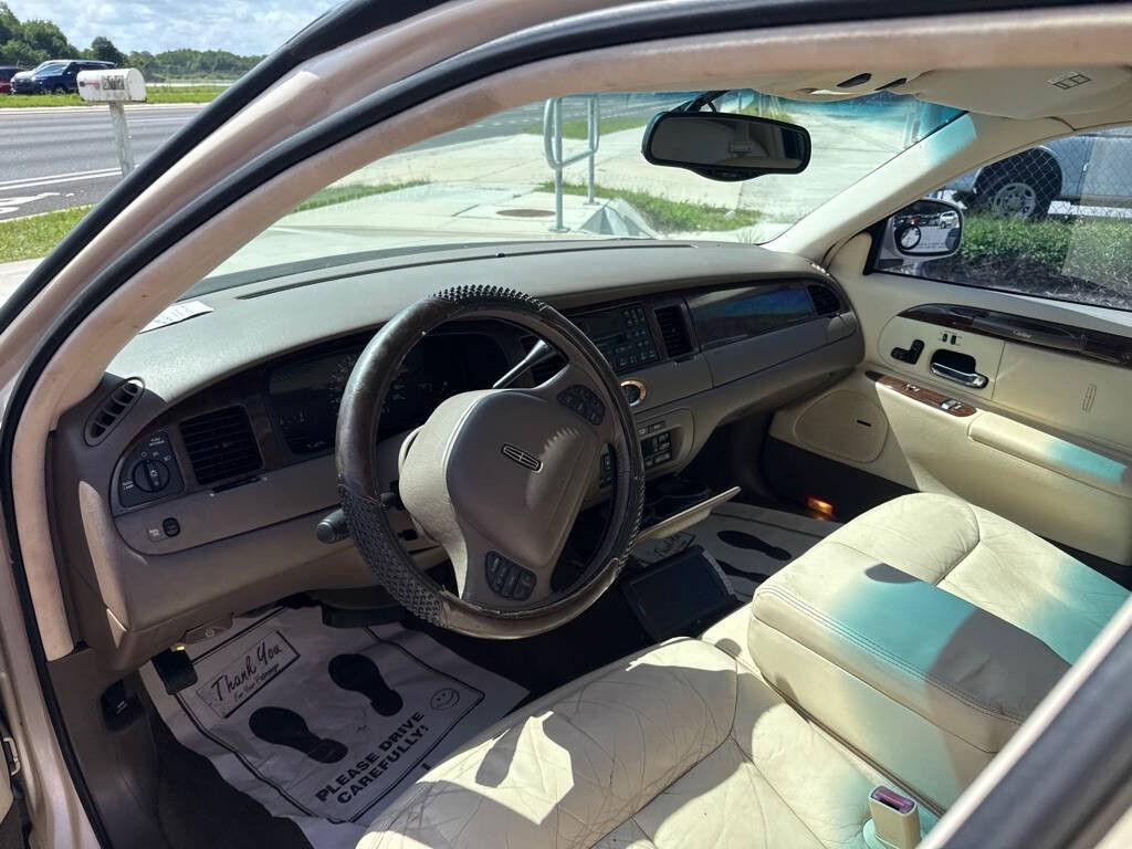 1998 Lincoln Town Car Image 7