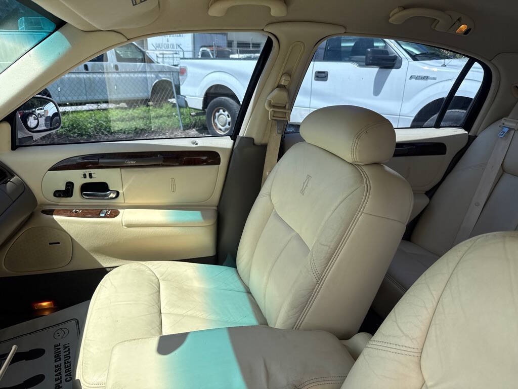 1998 Lincoln Town Car Image 9