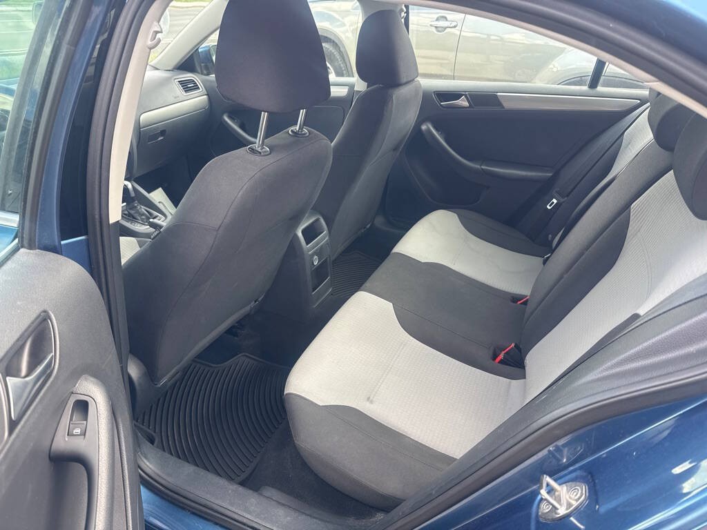 2017 Volkswagen Jetta Image 5