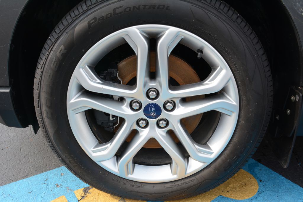2018 Ford Edge Image 5