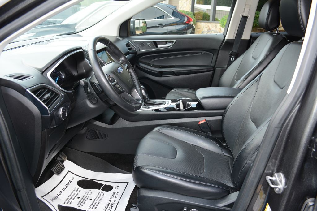 2018 Ford Edge Image 12