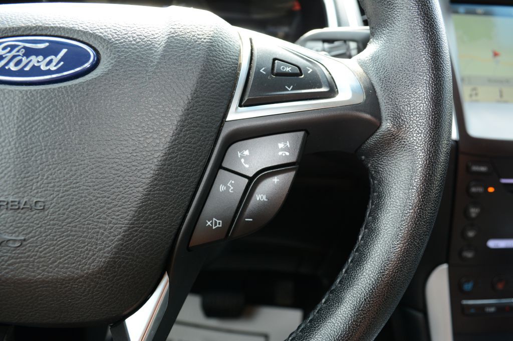 2018 Ford Edge Image 16